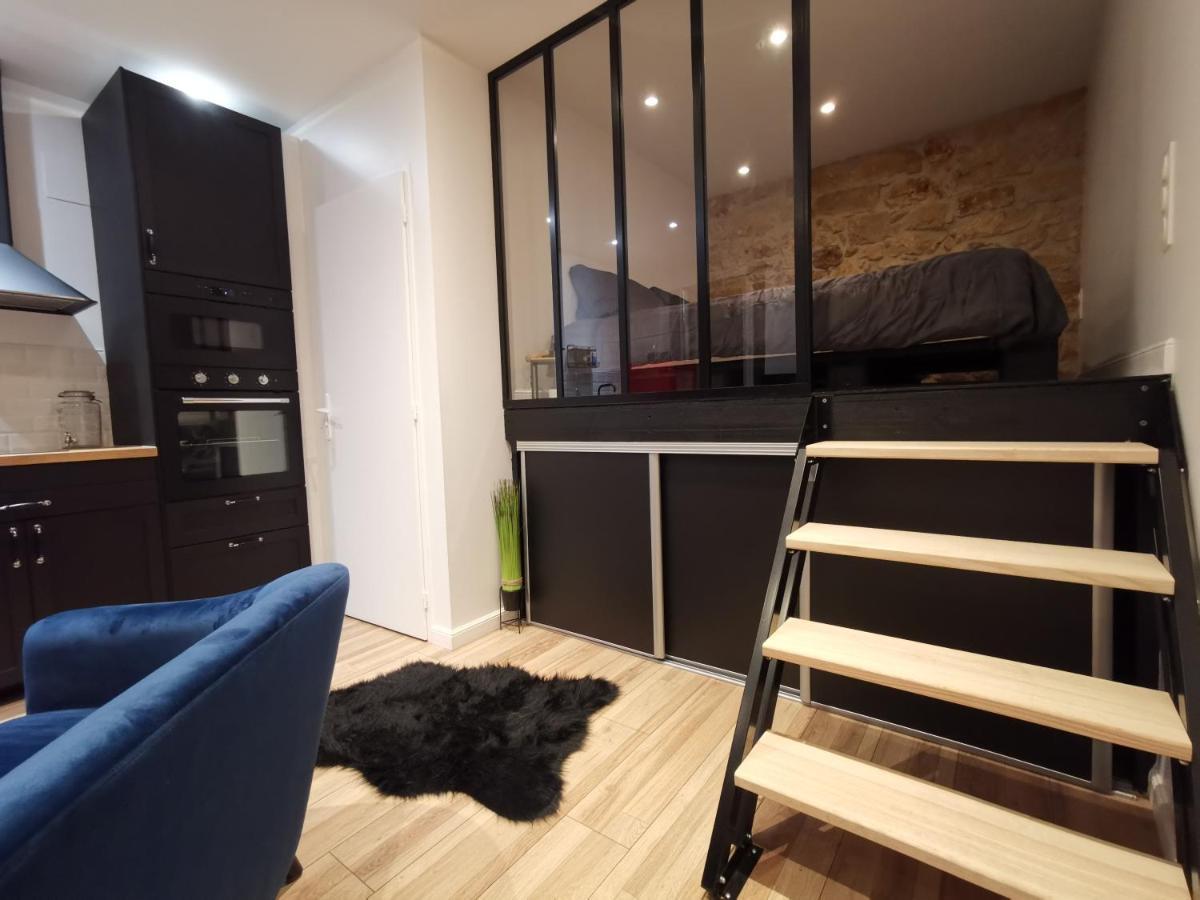 Appartement Studio atypique dans bel immeuble de 1820 à Fumel Extérieur photo